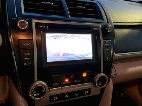 Used 2014 Toyota Camry LE image 28
