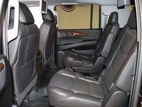 Used 2020 Cadillac Escalade ESV Premium Luxury image 54