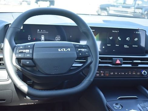 New 2026 Kia Sportage LX image 18