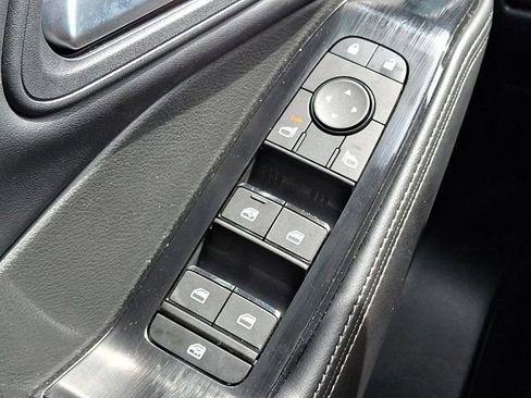 Used 2025 Nissan Rogue SV FWD image 30