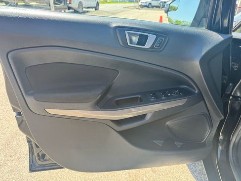 Used 2019 Ford EcoSport SE image 9