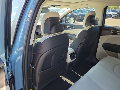 New 2026 Kia Sportage EX w/ EX Panoramic Sunroof Package AWD/4WD image 17