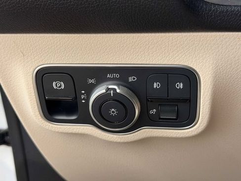 Certified 2023 Mercedes-Benz GLB 250 4MATIC image 21