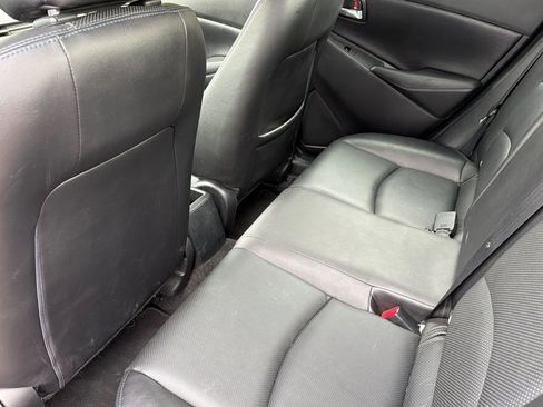 Used 2020 Toyota Yaris XLE image 12