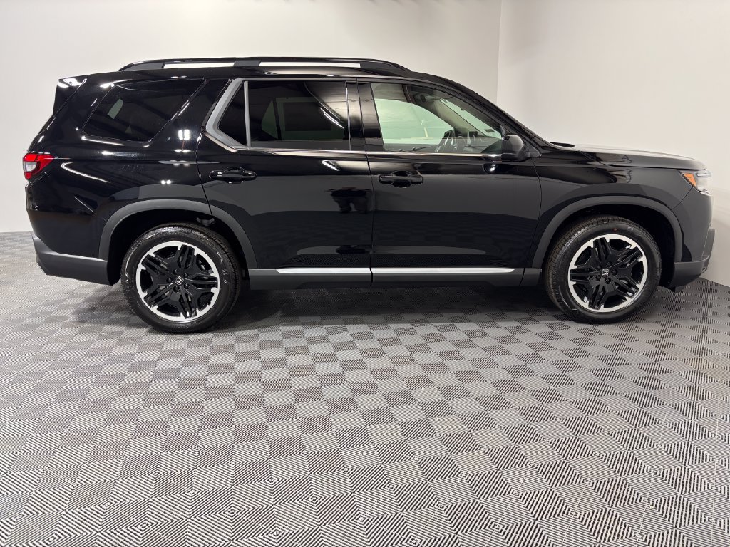 New 2026 Honda Pilot Touring image 7