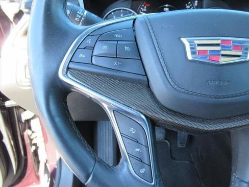 Used 2018 Cadillac XT5 Platinum w/ Driver Assist Package image 22