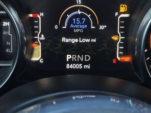 Used 2019 Jeep Wrangler Unlimited Sahara w/ Uconnect 4C Nav & Sound Group AWD/4WD image 21