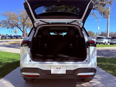 Certified 2026 INFINITI QX60 Luxe w/ Family Package AWD/4WD image 34