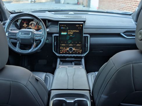 Used 2024 GMC Acadia Denali w/ Super Cruise Package image 26