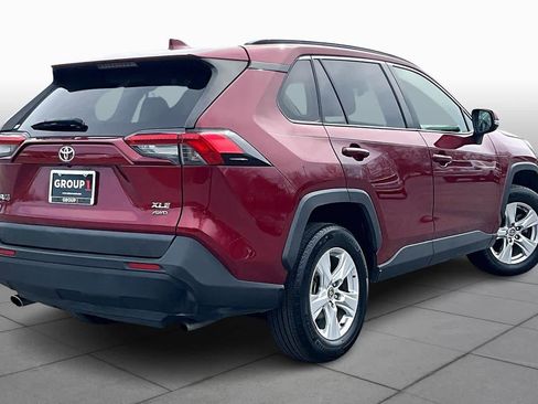 Used 2021 Toyota RAV4 XLE w/ Convenience Package image 11