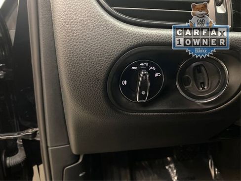 Used 2021 Porsche Macan image 19