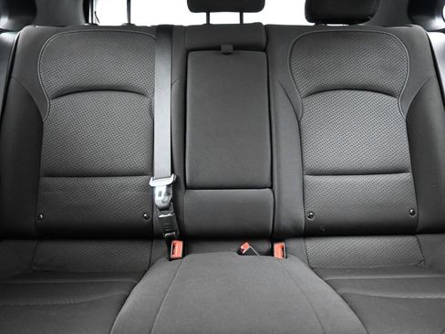 Used 2018 Hyundai Elantra GT image 27