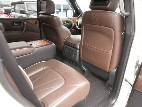 Used 2015 INFINITI QX80 Limited w/ All Season Package image 17