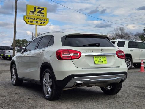 Used 2016 Mercedes-Benz GLA 250 GLA 250 Sport Utility 4D image 4