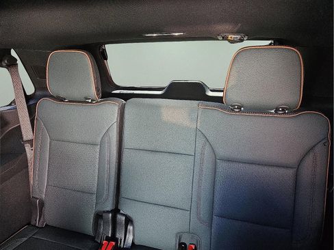 Used 2025 GMC Yukon AT4 w/ AT4 Premium Plus Package image 10