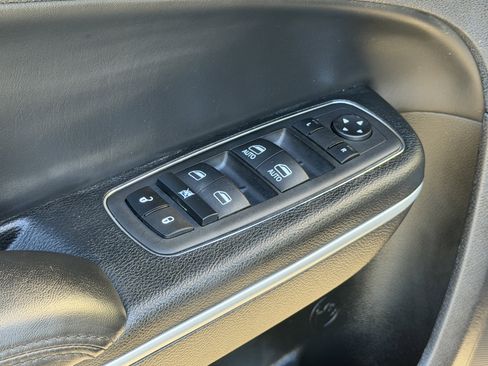 Certified 2023 Chrysler 300 Touring L w/ Popular Equipment Group image 20