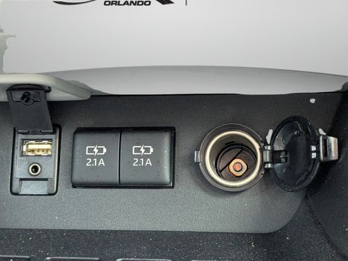 Used 2018 Toyota Highlander Limited Platinum FWD image 28