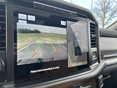 Used 2023 Ford F150 Platinum image 14