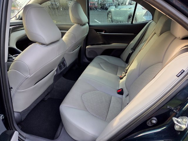 Used 2020 Toyota Camry XSE FWD image 9