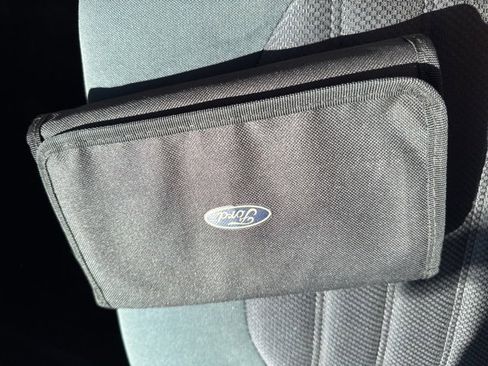 Used 2017 Ford Fusion SE w/ Fusion SE Technology Package image 13