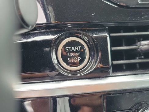 Certified 2023 Nissan Pathfinder SL FWD image 30