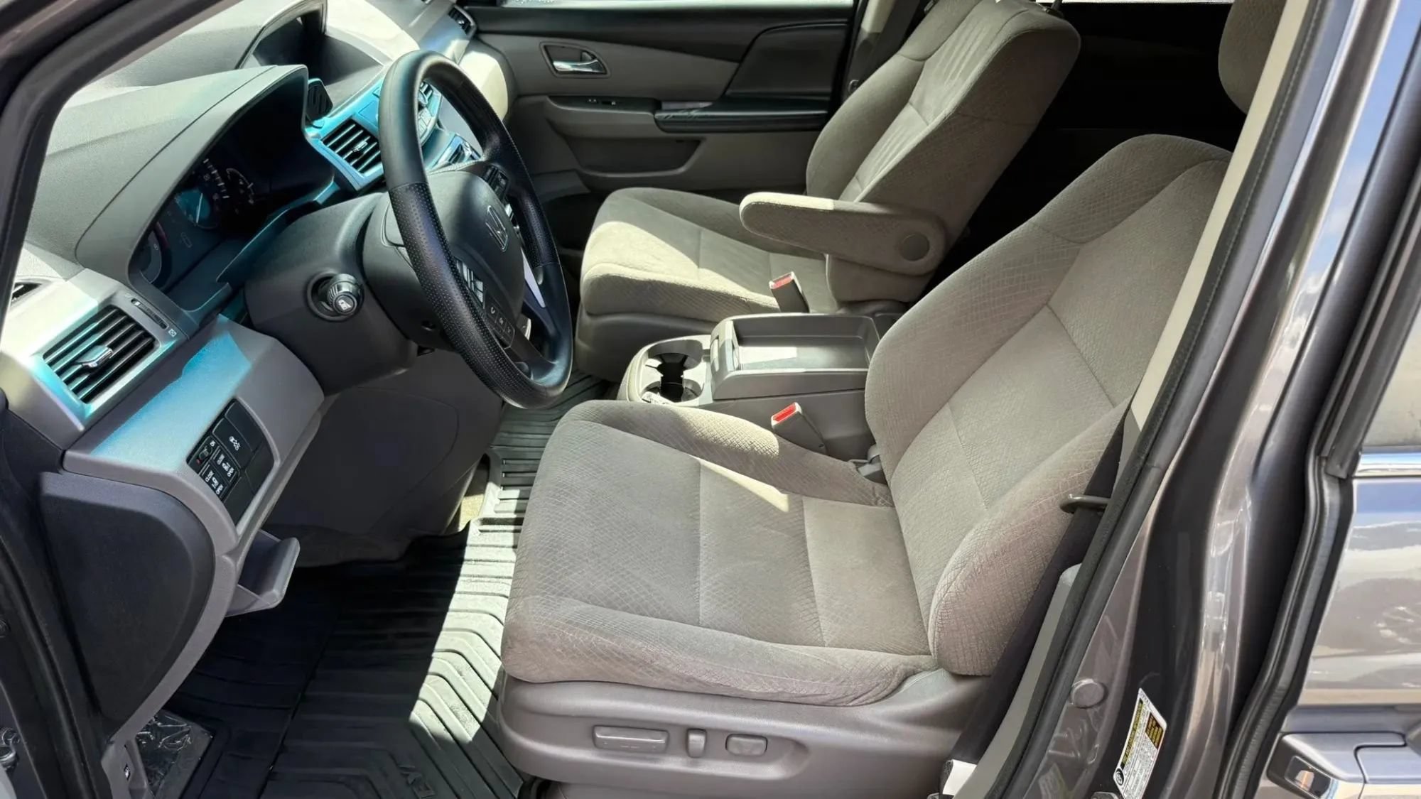 Used 2016 Honda Odyssey SE image 15