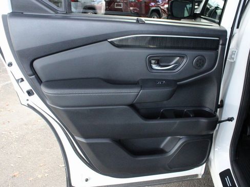 Used 2025 Honda Pilot Elite image 44