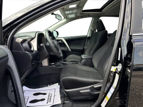 Used 2014 Toyota RAV4 XLE AWD/4WD image 10