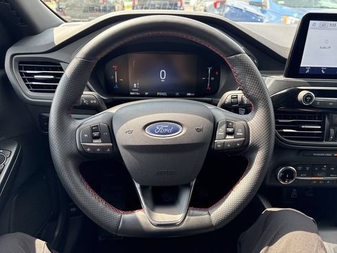 Certified 2025 Ford Escape ST-Line Select AWD/4WD image 29