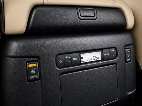 Used 2024 Nissan Armada Platinum w/ Captain's Chairs Package AWD/4WD image 27
