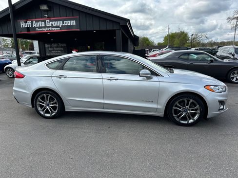 Used 2019 Ford Fusion Titanium FWD image 5