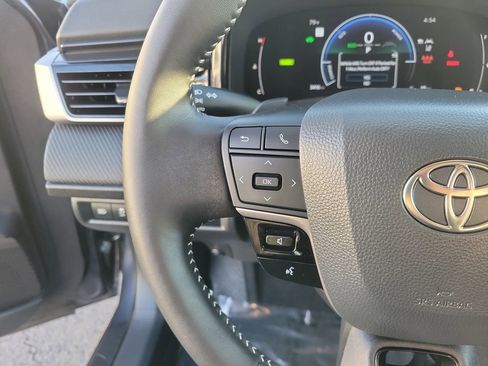 Used 2026 Toyota Camry SE w/ Multimedia Upgrade Package image 24