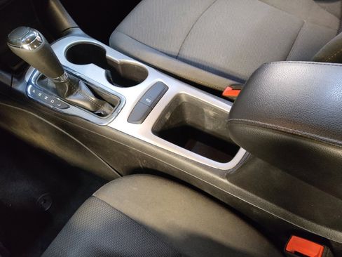 Used 2018 Chevrolet Cruze LS image 26