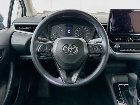 Used 2025 Toyota Corolla LE image 17