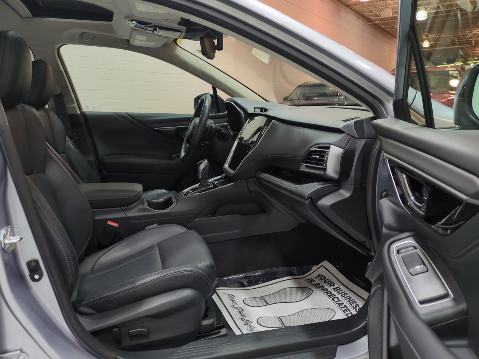 Used 2025 Subaru Outback Limited XT w/ Popular Package #2 AWD/4WD image 9