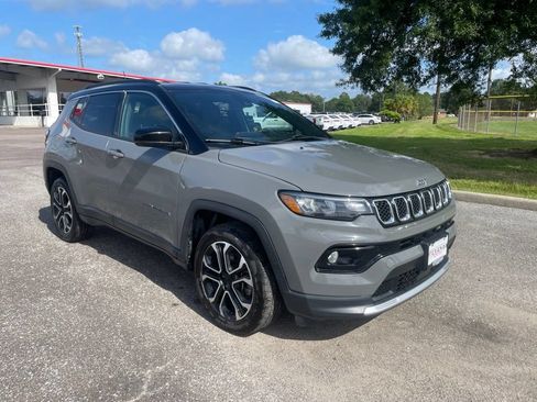 Used 2024 Jeep Compass Limited AWD/4WD image 2