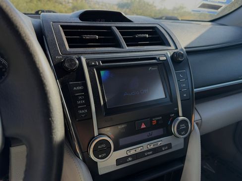 Used 2012 Toyota Camry XLE image 17