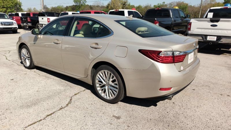 Used 2013 Lexus ES 350 w/ Luxury Pkg FWD image 3