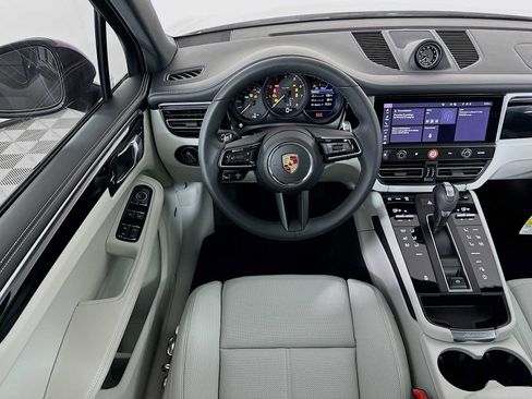 New 2025 Porsche Macan image 24
