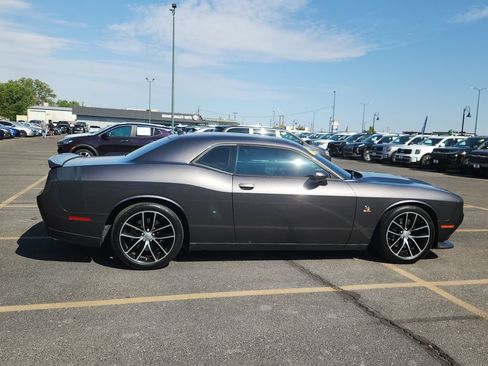 Used 2015 Dodge Challenger R/T Scat Pack w/ Scat Pack Stripe Group RWD image 2