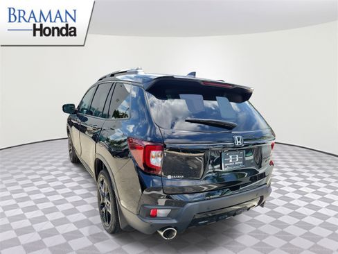 Certified 2024 Honda Passport Black Edition image 4