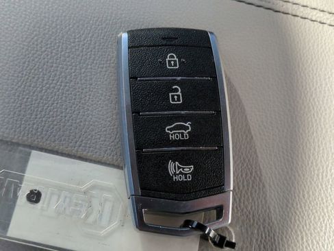 Used 2021 Genesis G70 2.0T image 27