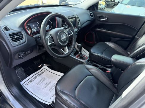 Used 2019 Jeep Compass Trailhawk w/ Leather Interior Group AWD/4WD image 16