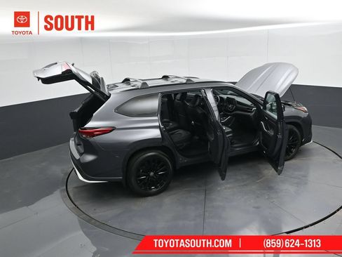 Used 2023 Toyota Highlander XSE AWD/4WD image 57