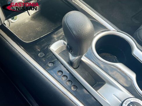 Used 2020 Nissan Pathfinder S image 21