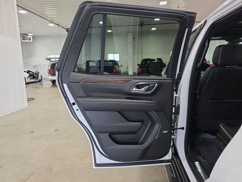 Used 2021 Chevrolet Tahoe Premier AWD/4WD image 25