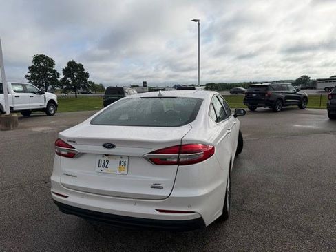 Used 2020 Ford Fusion SE FWD image 14