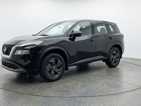 Used 2025 Nissan Rogue SV AWD/4WD image 3