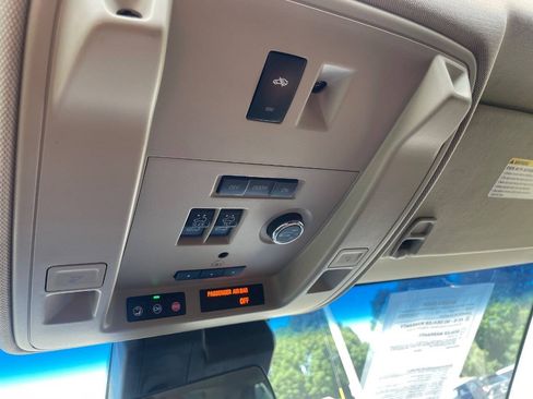 Used 2018 Cadillac Escalade Luxury RWD image 24