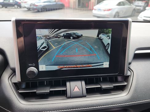 Certified 2024 Toyota RAV4 XLE FWD image 15